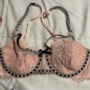 Lace Underwire Bra in Pink and Black